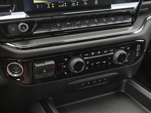 New 2026 Chevrolet Silverado 2500 ZR2 AWD/4WD image 13