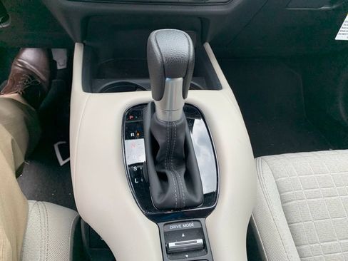 Used 2025 Honda HR-V LX image 43