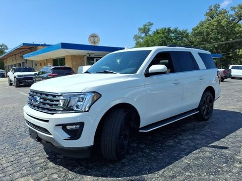 Used 2020 Ford Expedition XLT w/ Equipment Group 202A AWD/4WD image 13