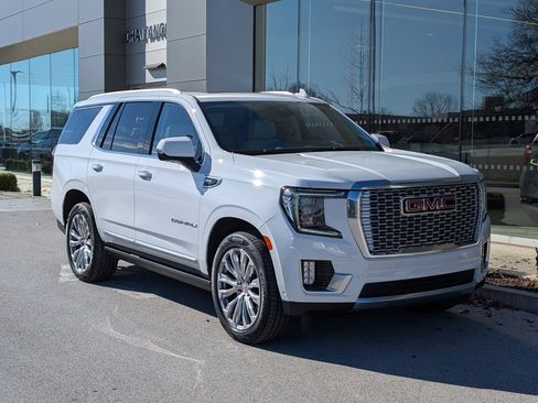 Used 2023 GMC Yukon Denali w/ Advanced Technology Package image 10
