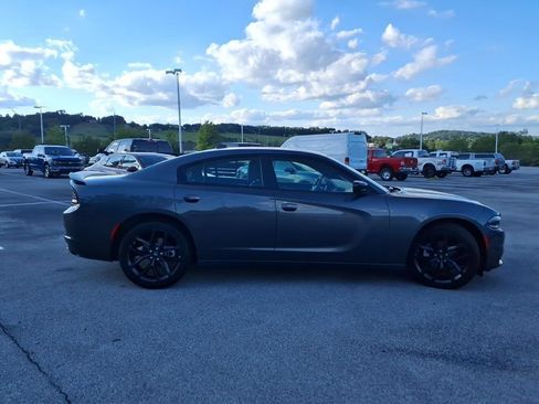 Used 2022 Dodge Charger SXT w/ Plus Group RWD image 7