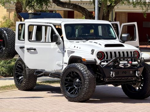 Used 2026 Jeep Wrangler Unlimited Sahara AWD/4WD image 27