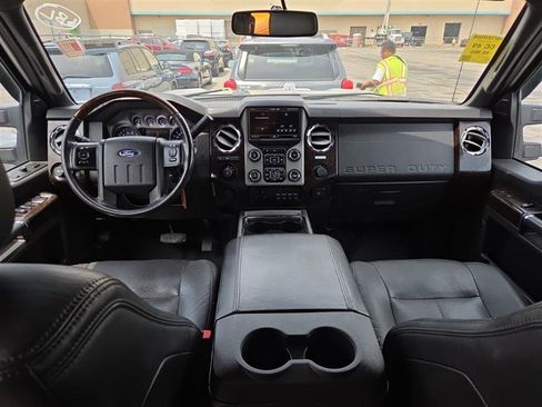 Used 2016 Ford F250 Platinum w/ FX4 Off-Road Package AWD/4WD image 7