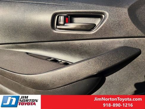 Used 2025 Toyota Corolla LE w/ LE Premium Package image 24