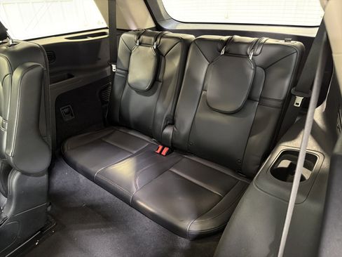 Used 2023 Lincoln Aviator 2WD w/ Premium Package image 13