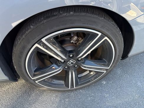 Used 2023 Honda Accord Sport image 2