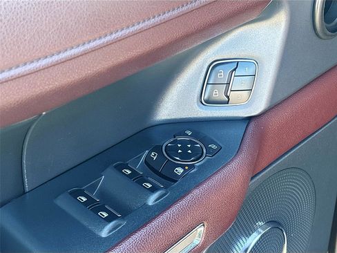 Used 2023 Ford Expedition Limited image 19