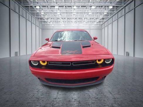 Used 2015 Dodge Challenger R/T Plus RWD image 3