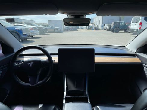 Used 2019 Tesla Model 3 Standard Range Plus RWD image 14