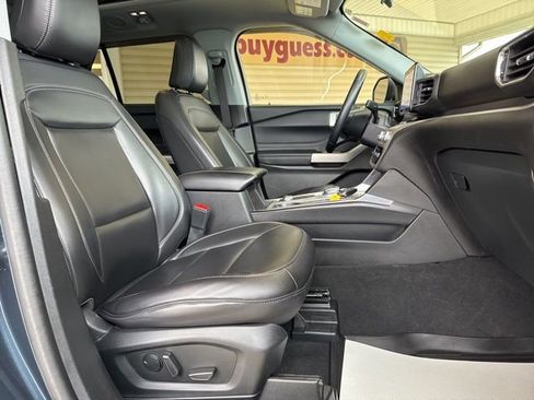 Used 2022 Ford Explorer XLT w/ Equipment Group 202A image 26