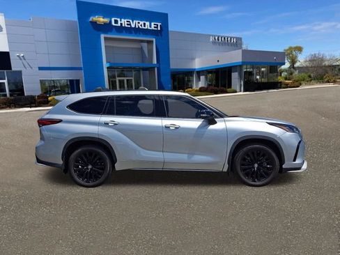 Used 2023 Toyota Highlander XSE AWD/4WD image 26