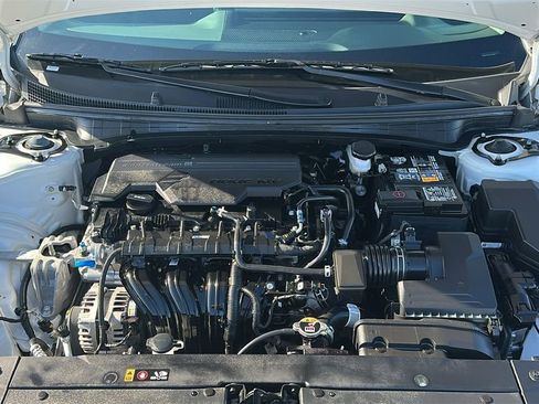 Used 2025 Kia K4 LXS image 3