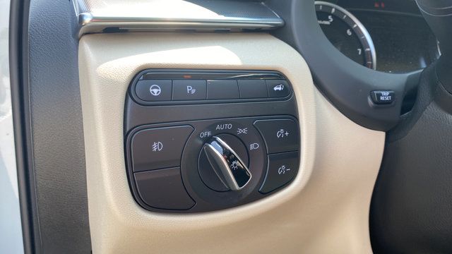 Used 2022 INFINITI QX50 Luxe AWD/4WD image 28