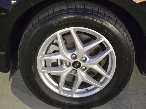 Used 2023 Ford Edge SEL w/ Convenience Package image 9