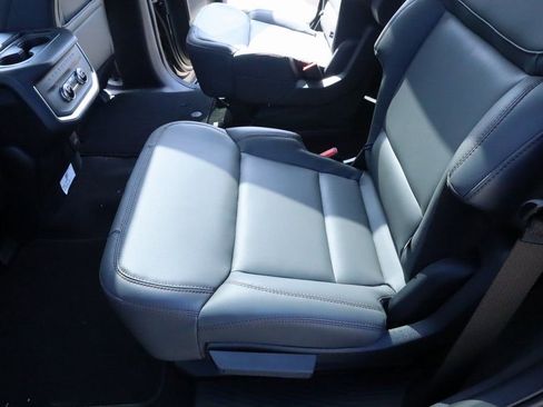 New 2025 Ford Expedition Active image 13