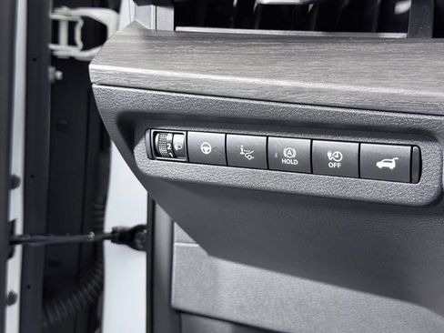 Certified 2024 Nissan Ariya FWD image 22