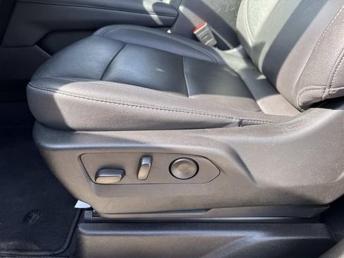 Used 2025 Chevrolet Suburban Z71 AWD/4WD image 41