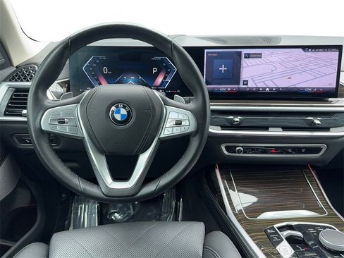 Used 2024 BMW X7 xDrive40i image 18