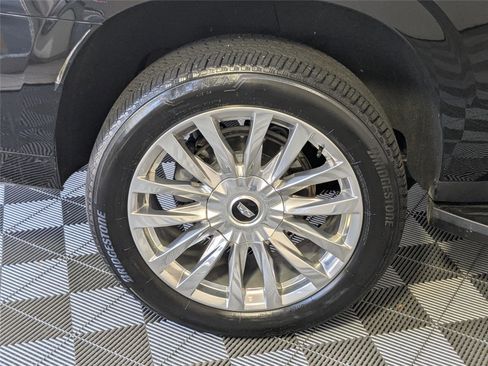 Used 2023 Cadillac Escalade ESV Premium Luxury image 10