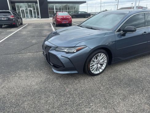 Used 2019 Toyota Avalon Touring w/ Advanced Safety Package image 8