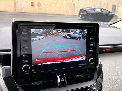 Used 2021 Toyota Corolla LE image 26