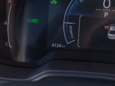 Used 2025 Toyota Corolla SE w/ SE Premium Package image 12