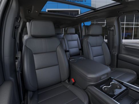 New 2026 Chevrolet Suburban RST w/ RST Capability Package AWD/4WD image 17