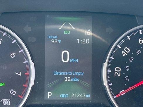 Used 2022 Toyota RAV4 XLE Premium FWD image 12