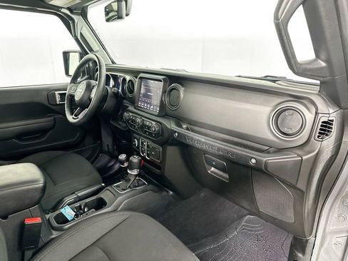 Used 2023 Jeep Wrangler Unlimited w/ Cold Weather Group image 29