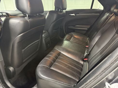 Used 2018 Chrysler 300 S w/ Safetytec Plus Group image 22