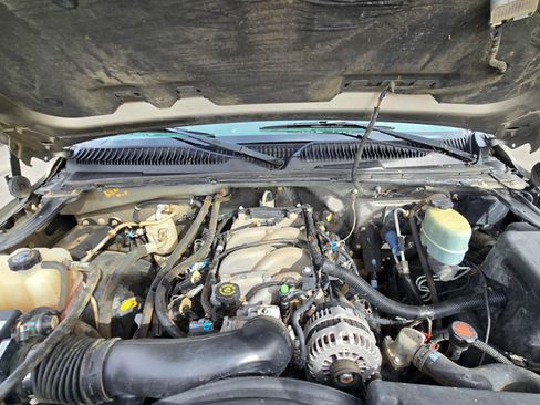 Used 2002 Chevrolet Silverado 2500 LS w/ Electrical Convenience Pkg AWD/4WD image 16