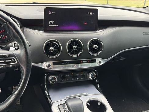 Used 2022 Kia Stinger GT2 image 14