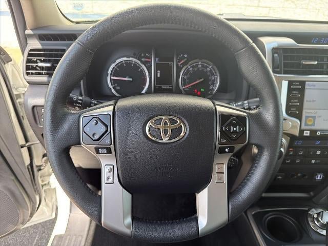 Used 2022 Toyota 4Runner Limited AWD/4WD image 23