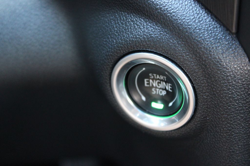 Used 2022 GMC Sierra 1500 AT4 w/ AT4 Preferred Package AWD/4WD image 29