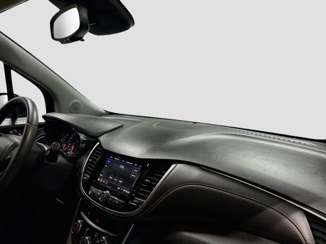 Used 2021 Chevrolet Trax LT w/ Redline Edition AWD/4WD image 24