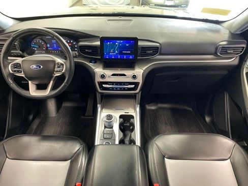 Certified 2022 Ford Explorer XLT w/ Equipment Group 202A image 13