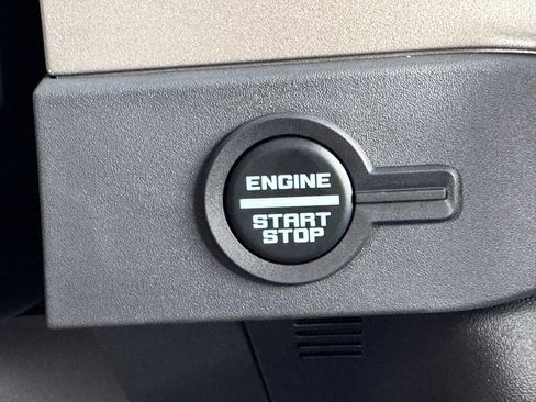 New 2025 Ford Bronco Outer Banks w/ Sasquatch Package image 6