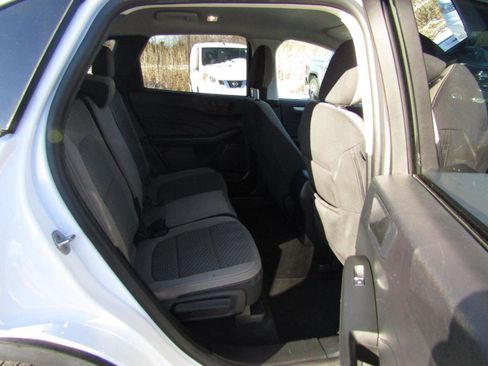 Used 2022 Ford Escape SE image 23