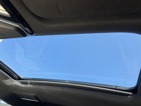 Used 2021 BMW 750i xDrive w/ Executive Package image 27