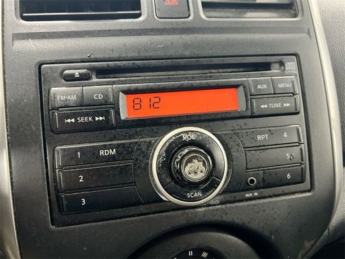 Used 2013 Nissan Versa SV image 13