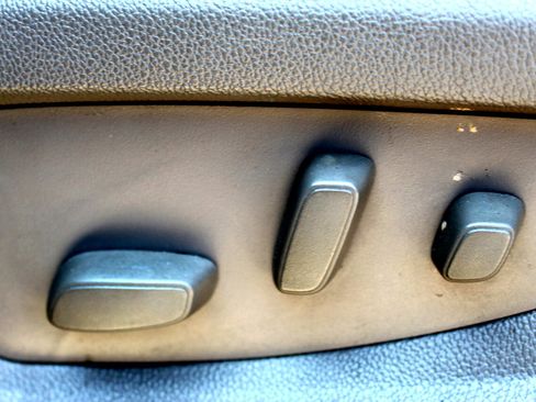 Used 2017 GMC Yukon XL Denali w/ Open Road Package image 13