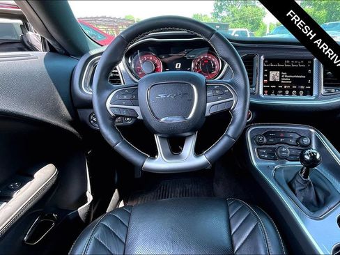 Used 2016 Dodge Challenger SRT Hellcat RWD image 11