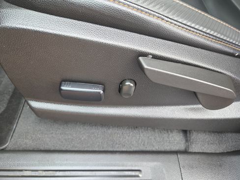 Used 2022 GMC Canyon AT4 image 30