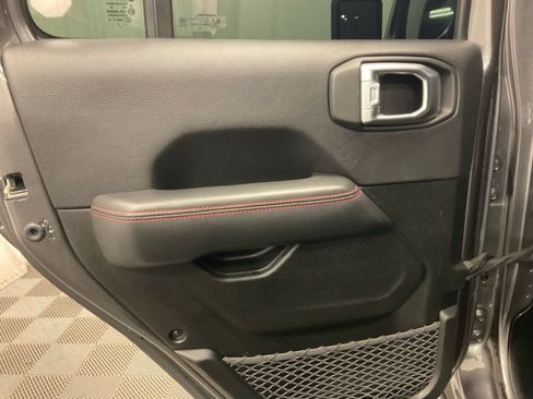 Used 2022 Jeep Gladiator Rubicon w/ Cold Weather Group AWD/4WD image 31