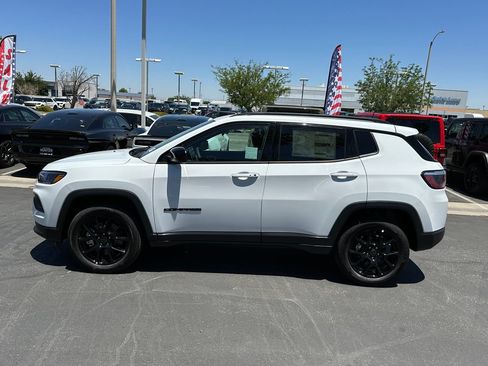 New 2026 Jeep Compass Latitude AWD/4WD image 3