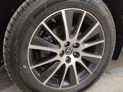 Used 2017 Toyota Highlander XLE image 31