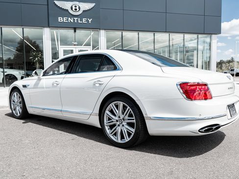 Certified 2023 Bentley Flying Spur V8 AWD/4WD image 9