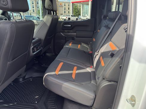 Used 2022 GMC Sierra 1500 AT4 w/ AT4 Premium Package AWD/4WD image 13