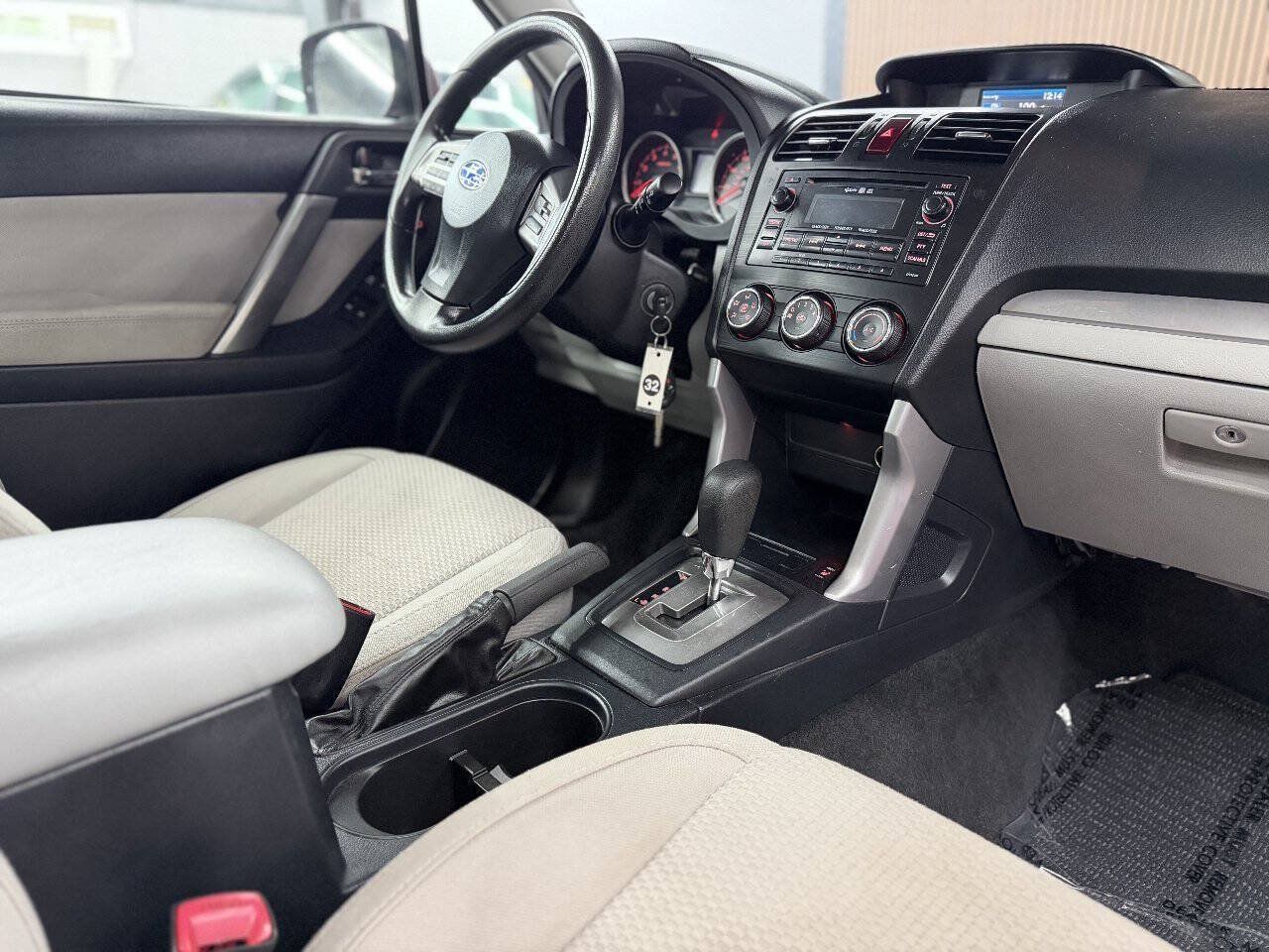 Used 2015 Subaru Forester 2.5i Premium w/ All-Weather Package AWD/4WD image 17