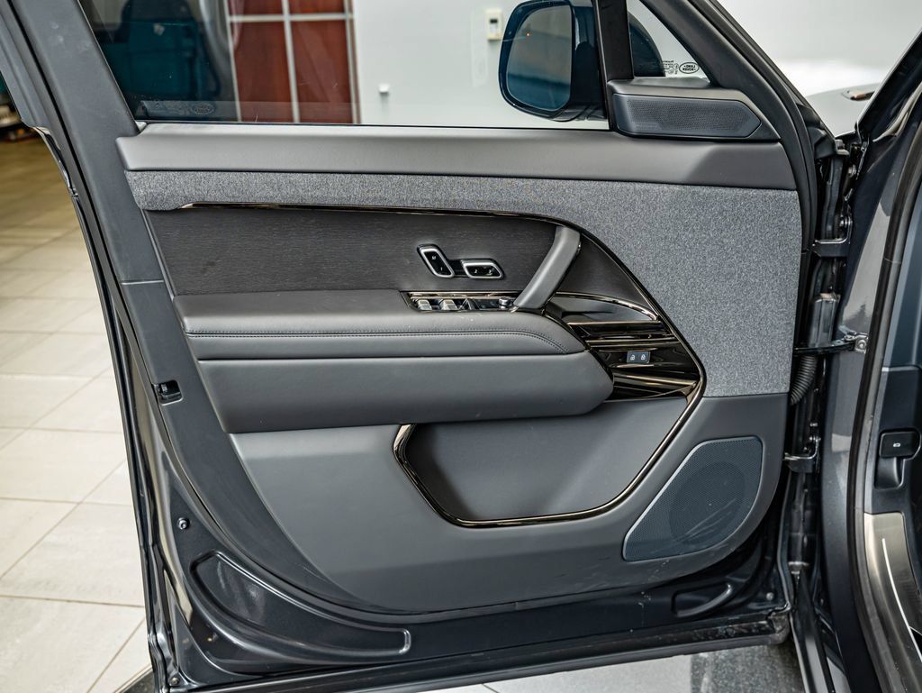 New 2026 Land Rover Range Rover Sport Dynamic SE AWD/4WD image 19